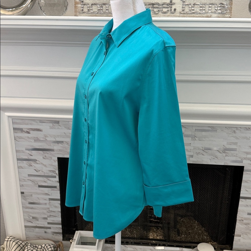 Chico’s NO IRON™ Stretch-Sateen Shirt in Seaspray - Picture 10 of 13